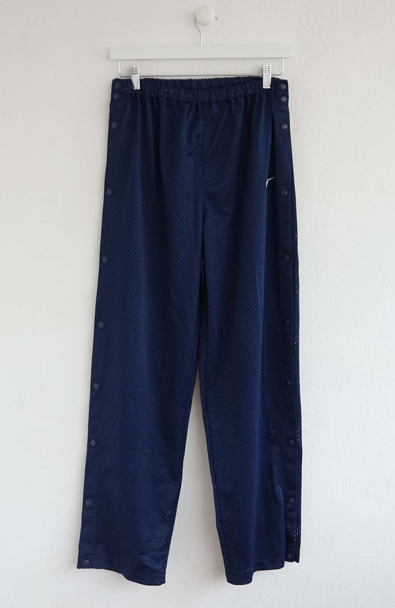 Nike snap track pants deals
