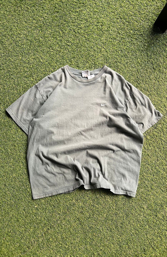Vintage Nike T-Shirts & Sweaters