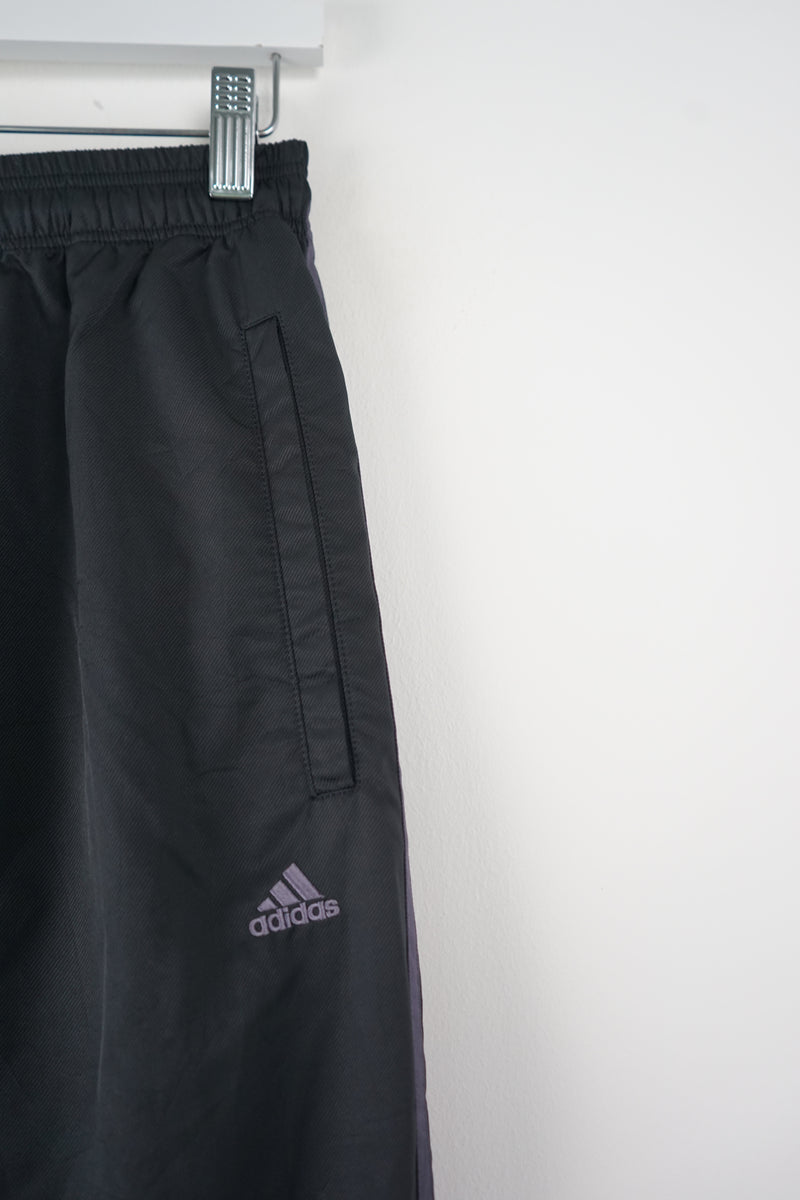 VINTAGE ADIDAS TRACK PANTS (S)