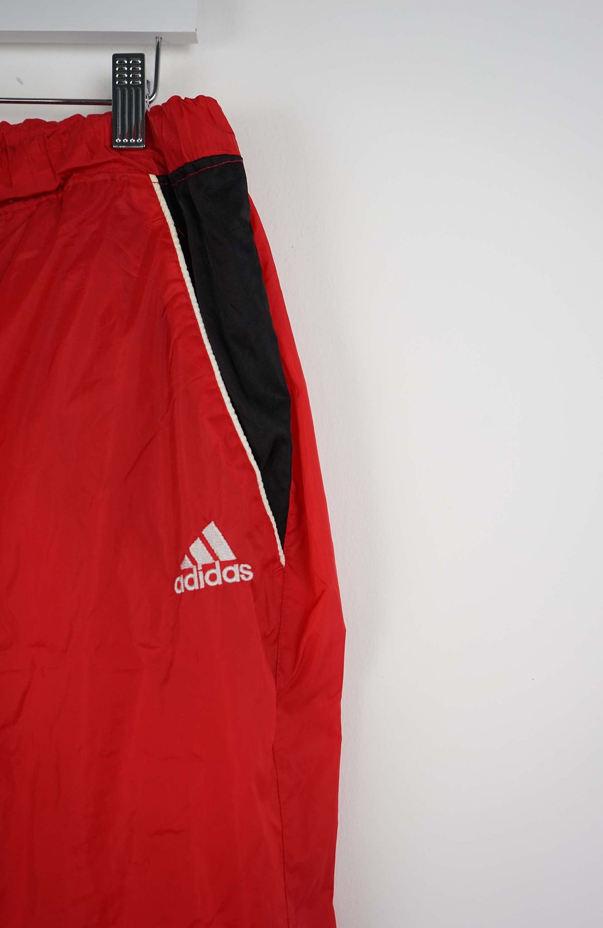 VINTAGE ADIDAS TRACK PANTS (L)