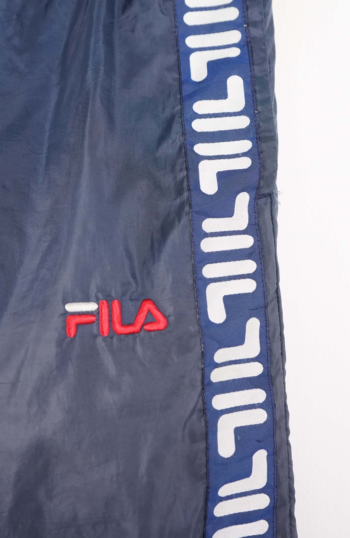 VINTAGE FILA TRACK PANT SHORTS (S)
