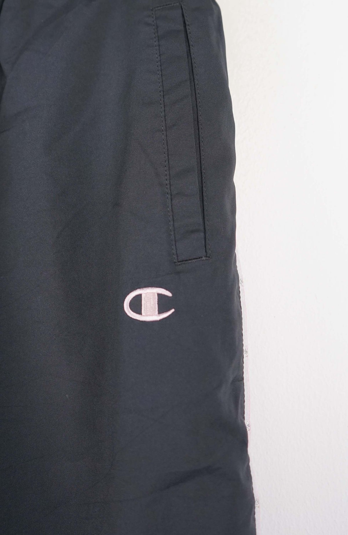 VINTAGE CHAMPION TRACK PANT SHORTS (S)