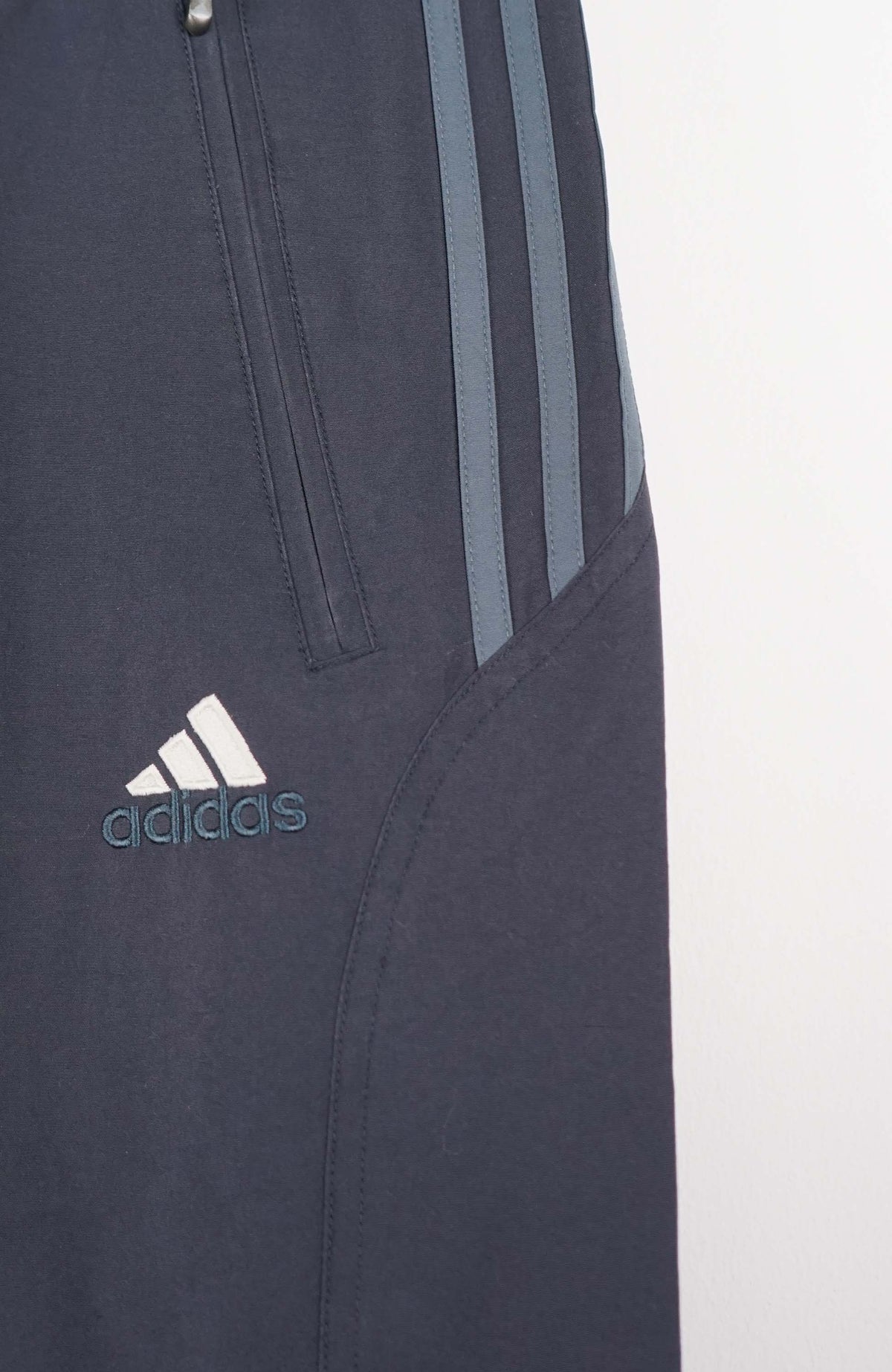 VINTAGE ADIDAS TRACK PANT SHORTS (L)