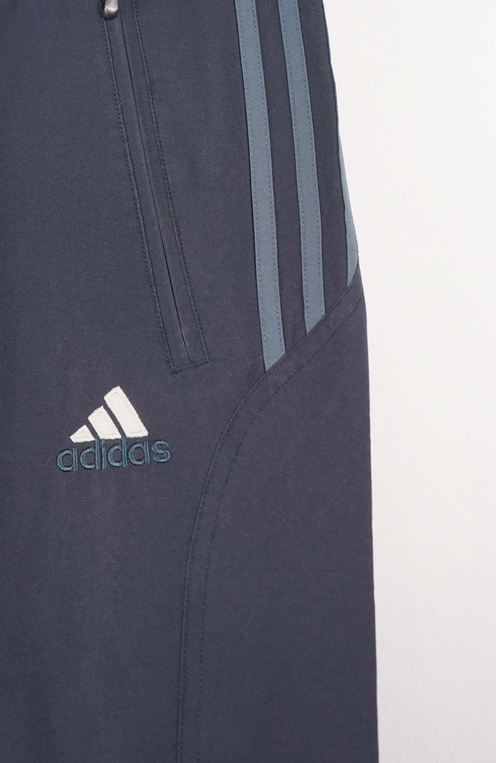 VINTAGE ADIDAS TRACK PANT SHORTS (L)
