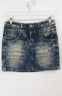 VINTAGE Y2K DENIM SKIRT (SIZE 8)