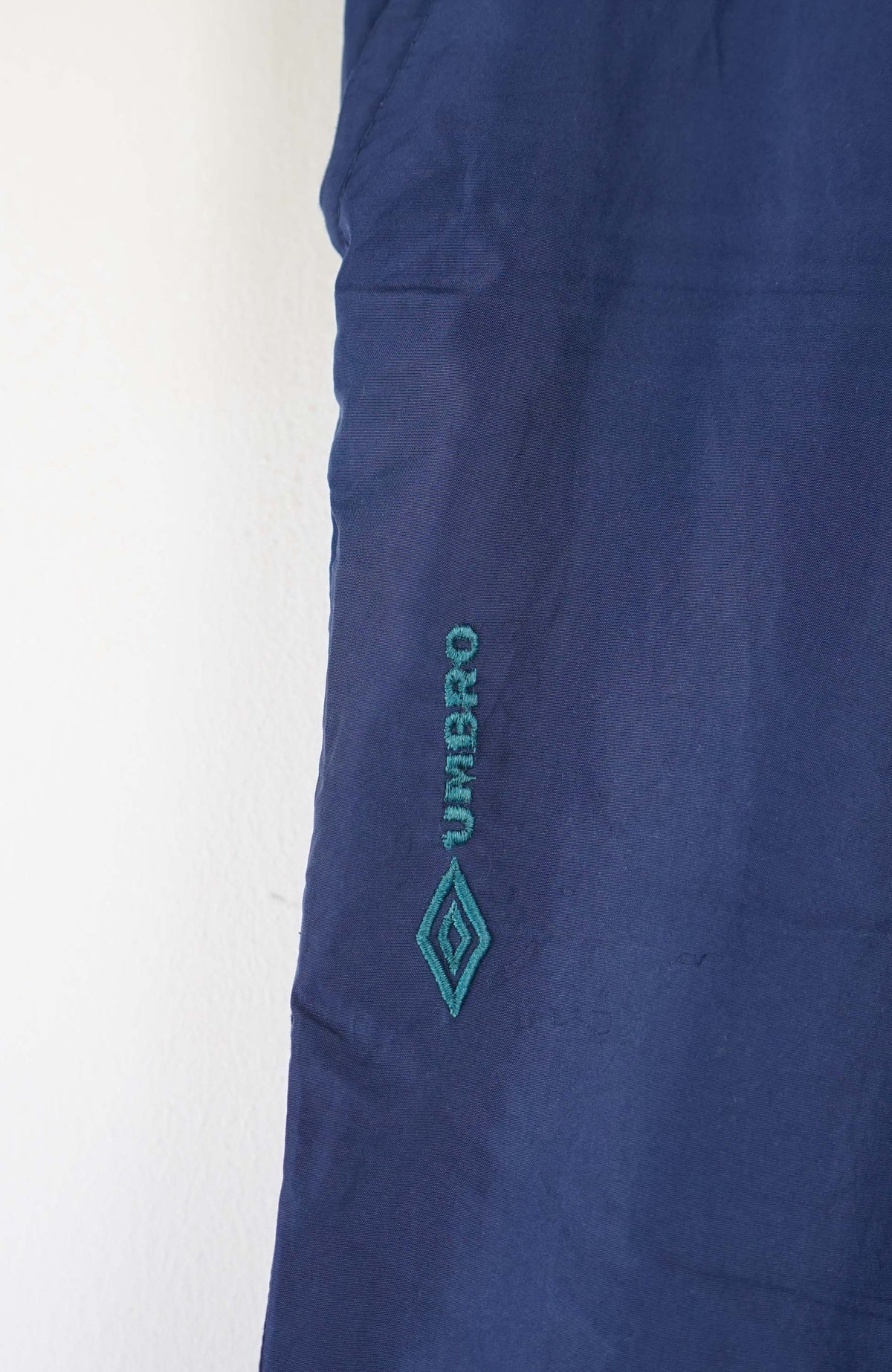 VINTAGE UMBRO TRACK PANT SHORTS (XL)