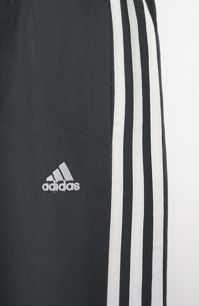 VINTAGE ADIDAS TRACK PANT SHORTS (M)