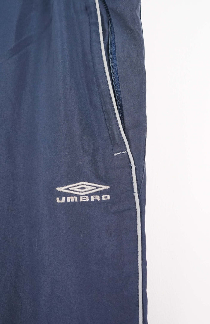 VINTAGE UMBRO TRACK PANT SHORTS (XL)