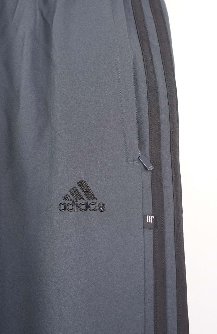 VINTAGE ADIDAS TRACK PANT SHORTS (M)
