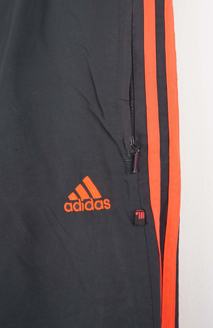 VINTAGE ADIDAS TRACK PANT SHORTS (L)