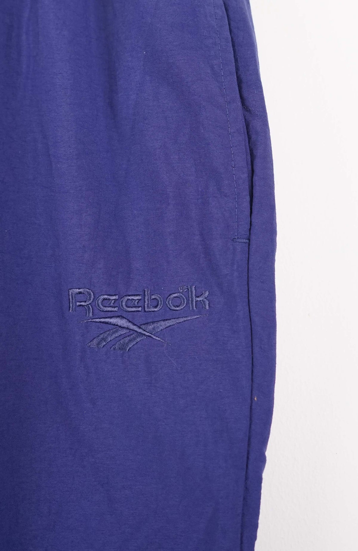 VINTAGE REEBOK TRACK PANT SHORTS (M)