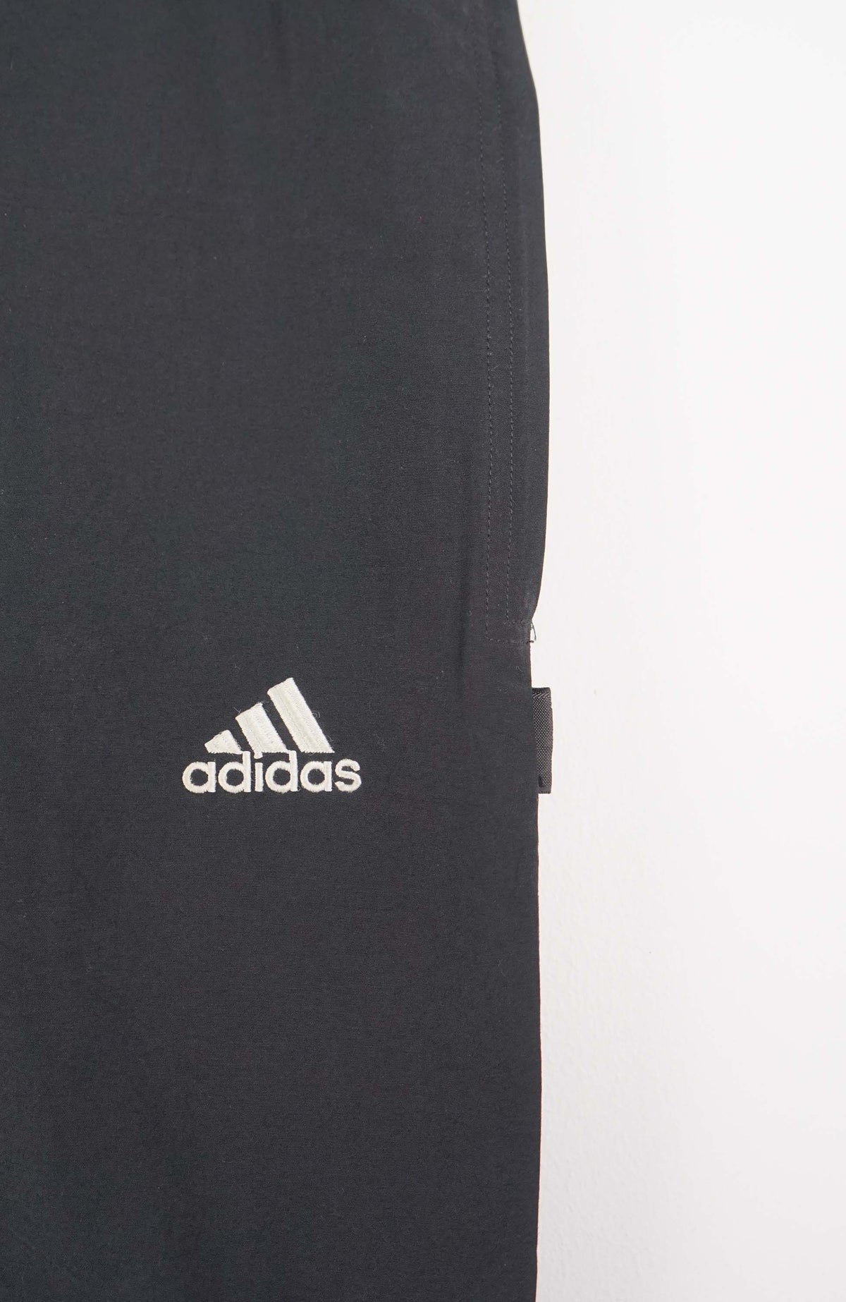 VINTAGE ADIDAS TRACK PANT SHORTS (L)