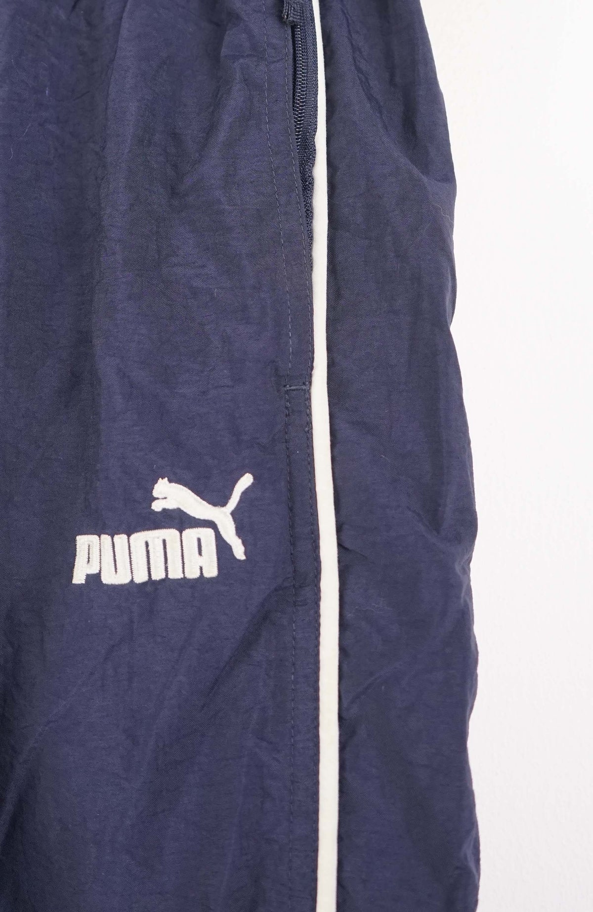 VINTAGE PUMA TRACK PANT SHORTS (M)