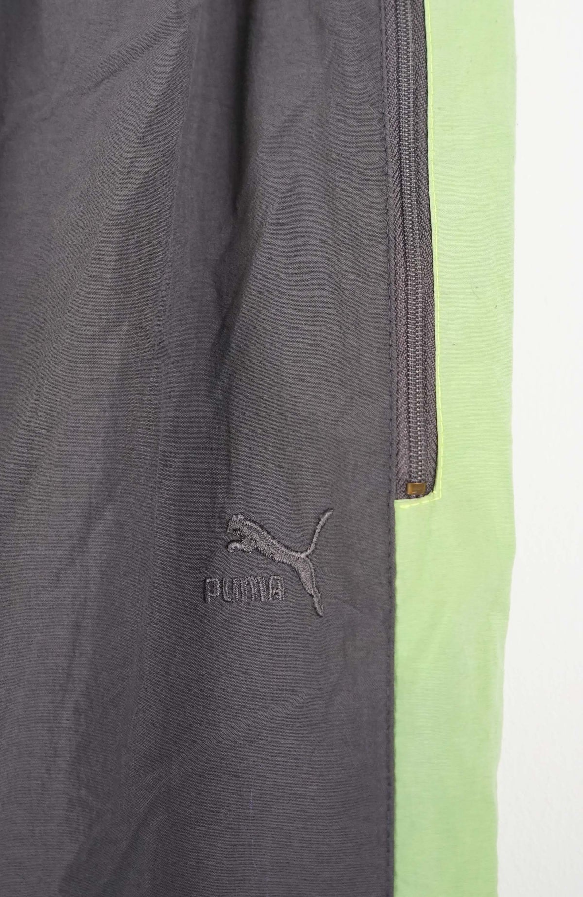 VINTAGE PUMA TRACK PANT SHORTS (M)