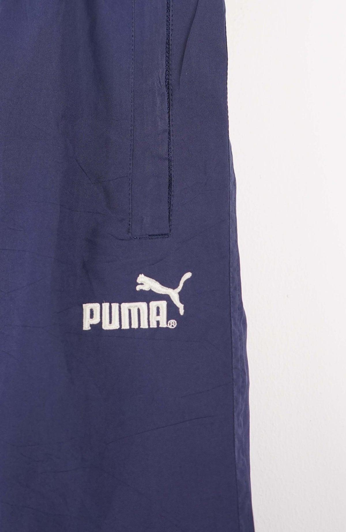 VINTAGE NIKE TRACK PANT SHORTS (M)