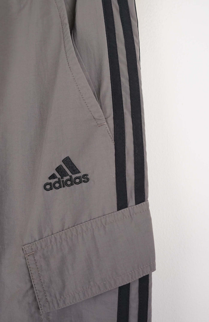 VINTAGE ADIDAS TRACK PANTS (M)