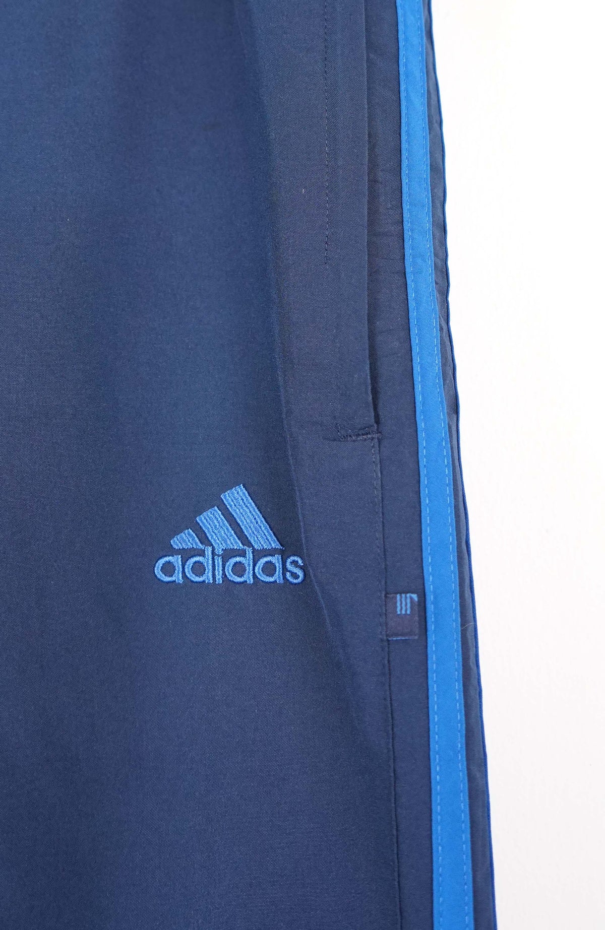 VINTAGE ADIDAS TRACK PANT SHORTS (L)