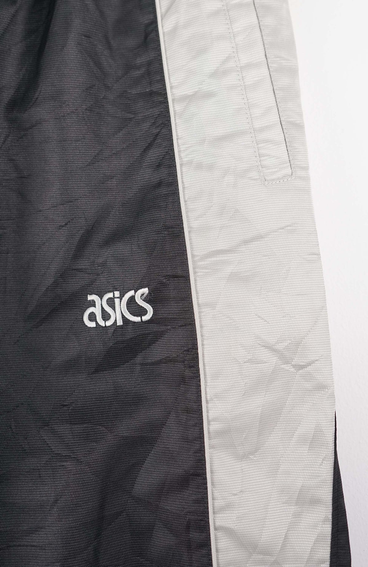 VINTAGE ASICS TRACK PANTS (M)