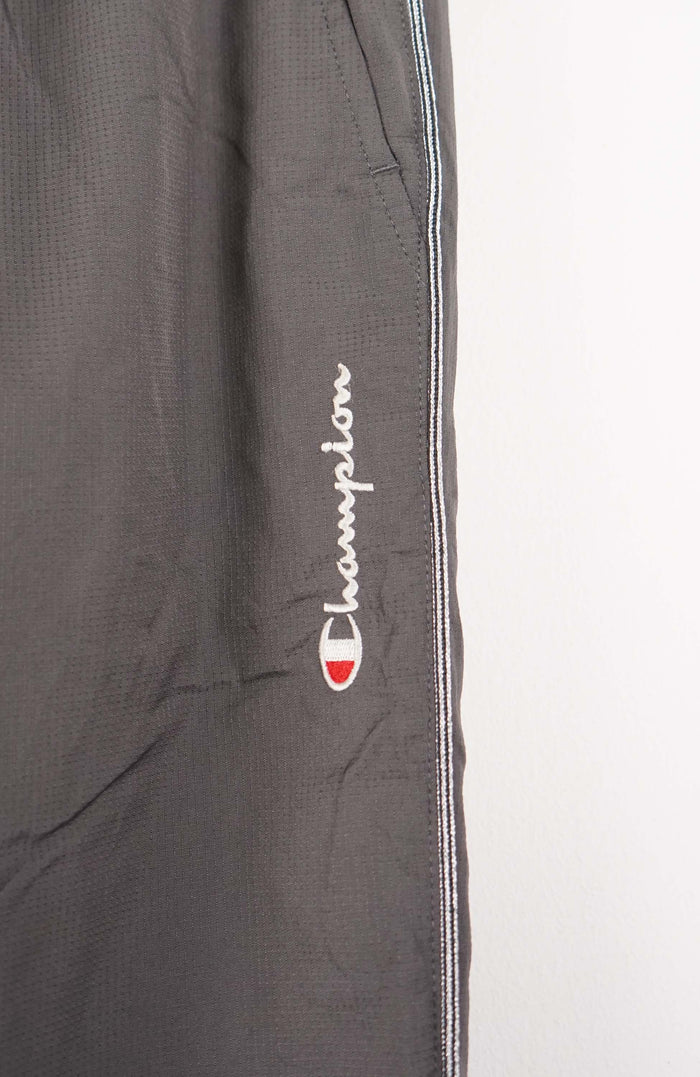 VINTAGE CHAMPION TRACK PANTS (M)