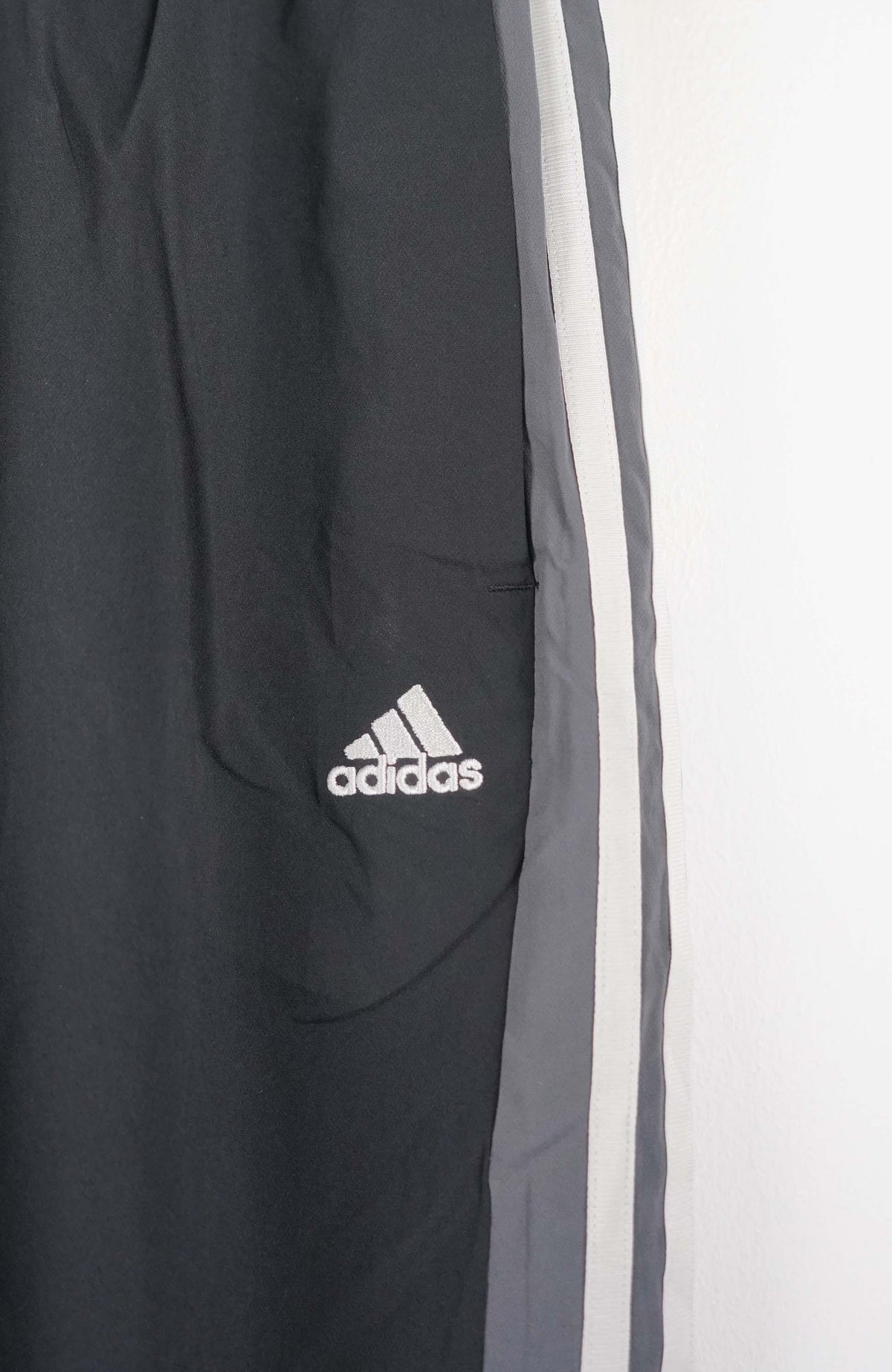 VINTAGE ADIDAS TRACK PANTS (S)