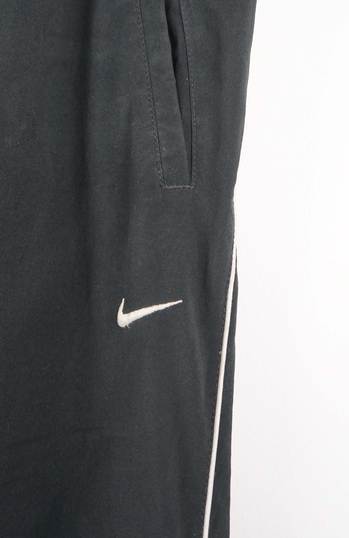 VINTAGE NIKE TRACK PANTS (XL)