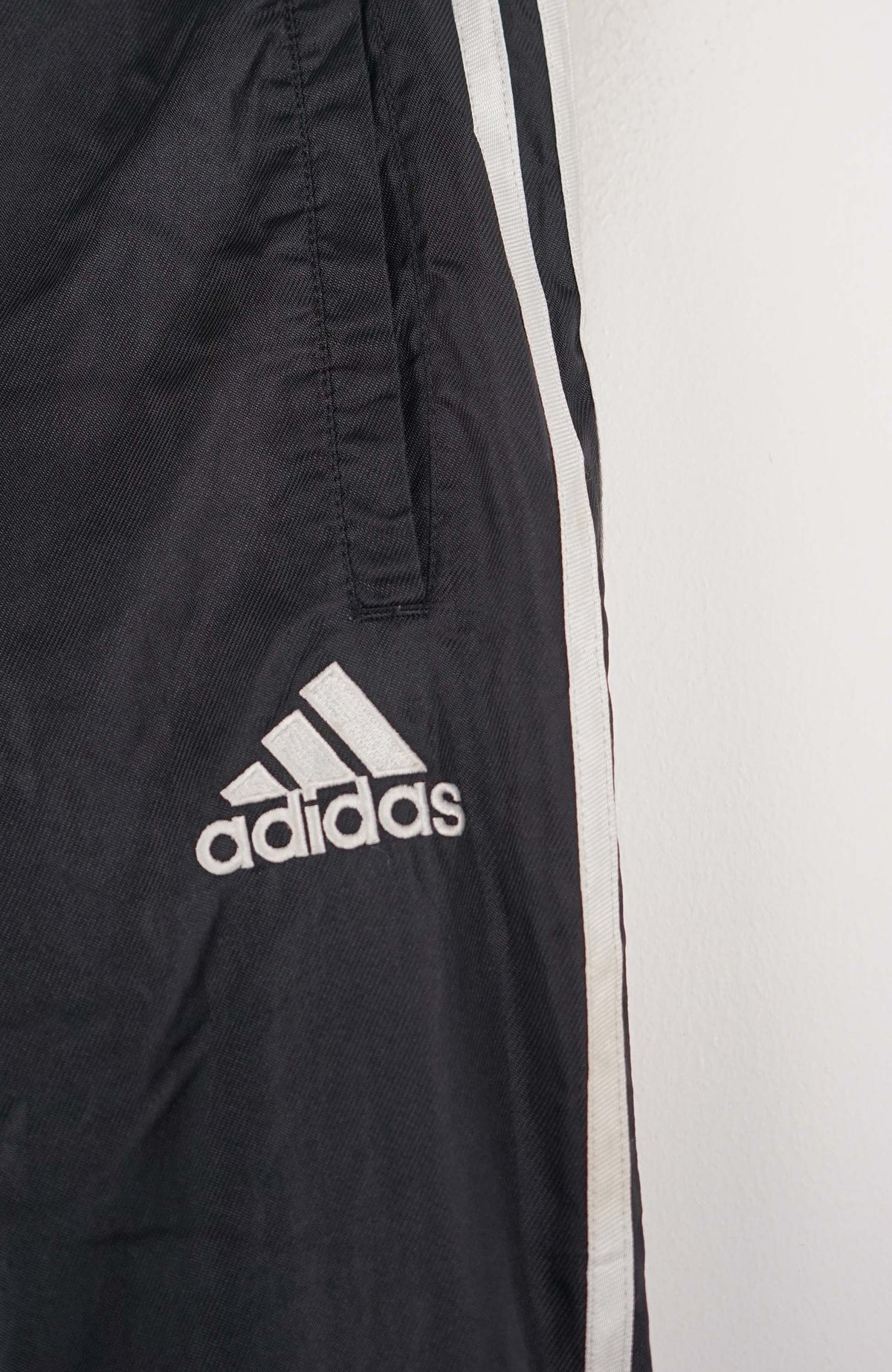 VINTAGE ADIDAS TRACK PANTS (L)
