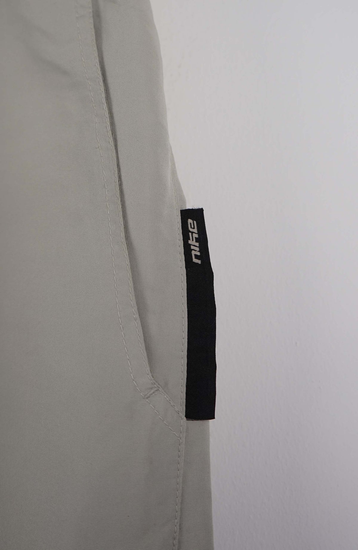 VINTAGE NIKE TRACK PANTS (XL)