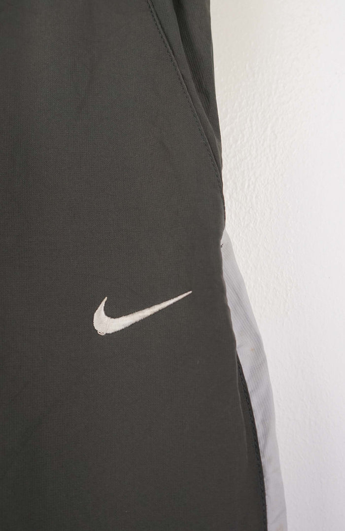 VINTAGE NIKE TRACK PANTS (XXS)