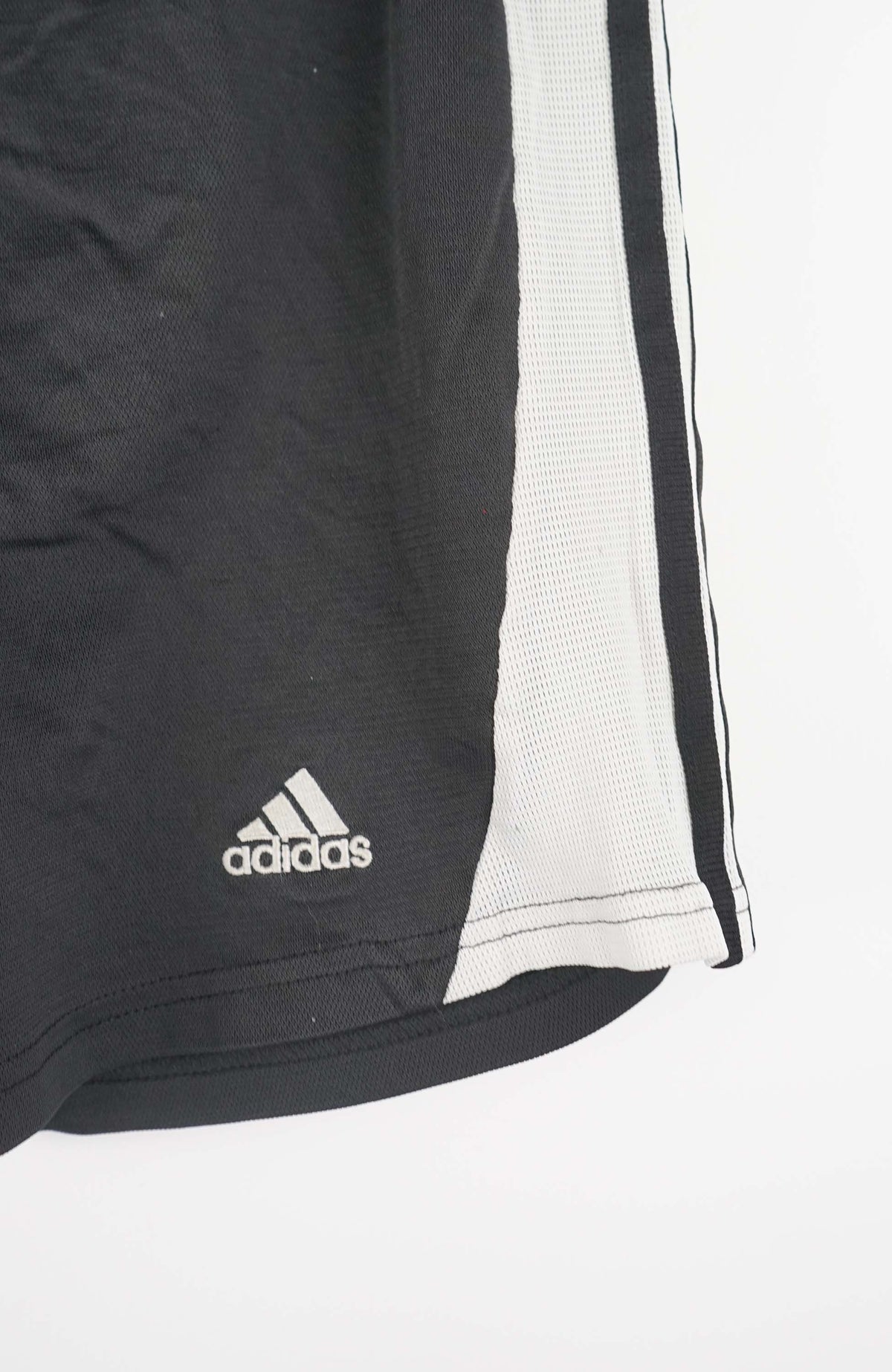 VINTAGE ADIDAS SHORTS W33