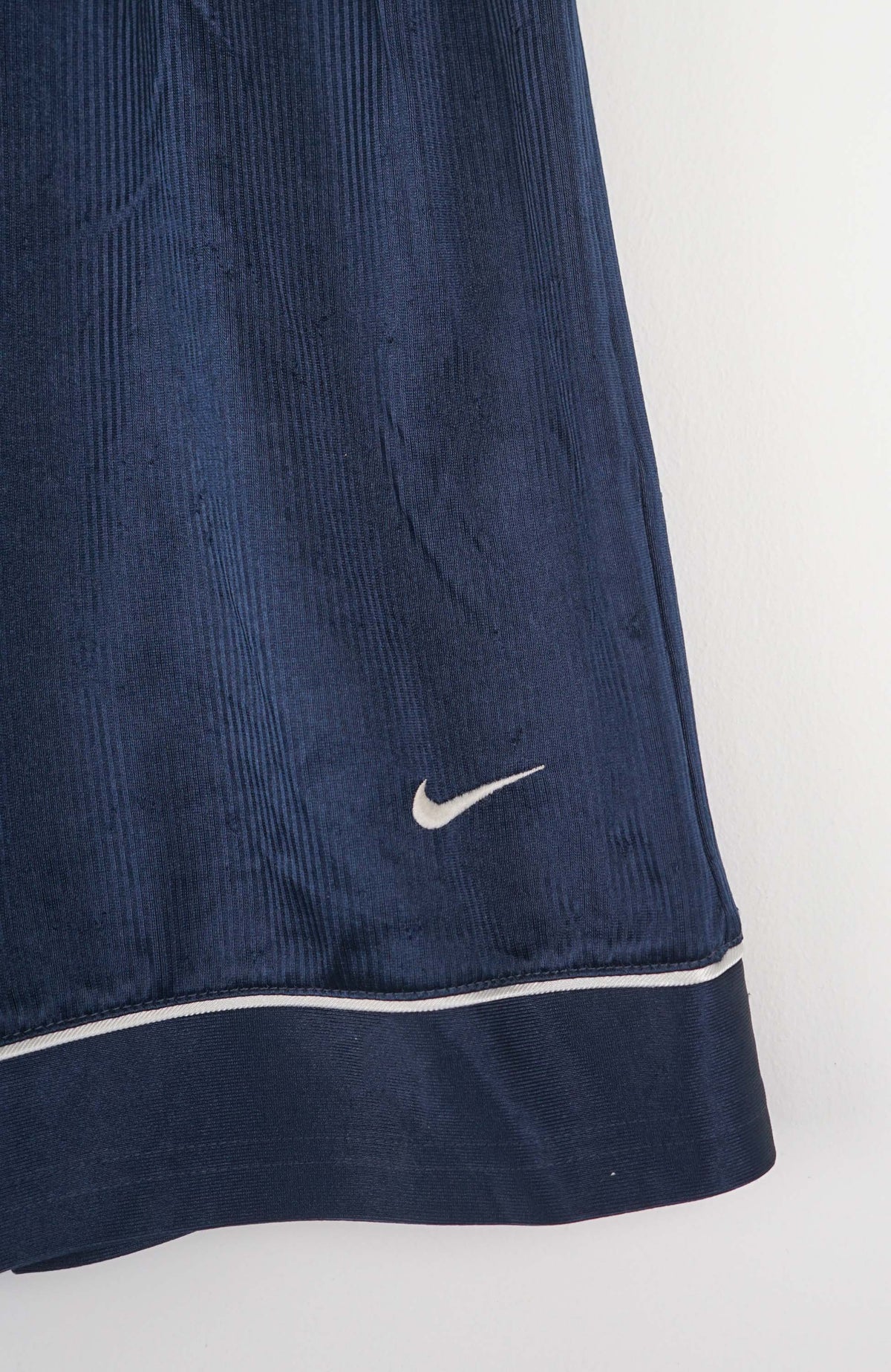 VINTAGE NIKE SHORTS W23