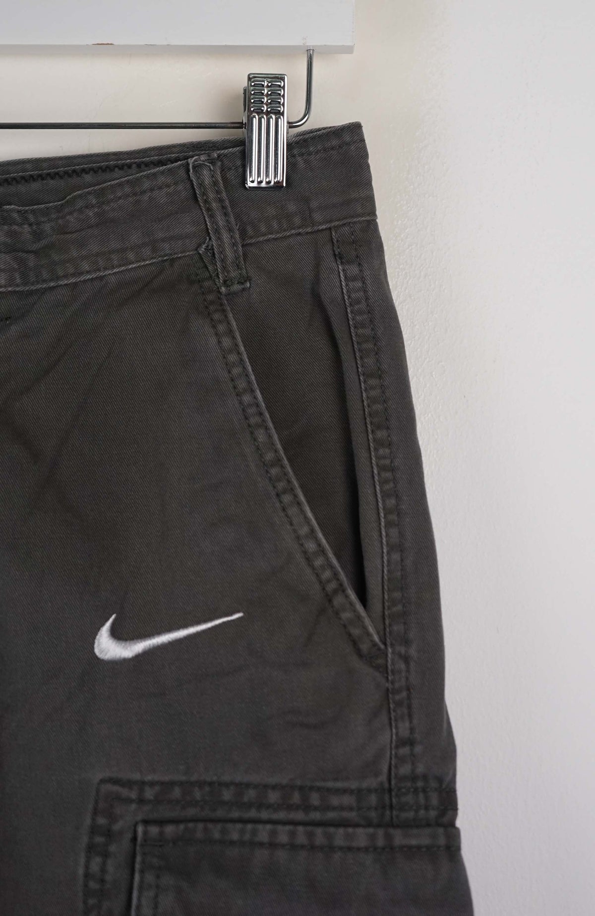 VINTAGE REWORK CARGO SHORTS W28