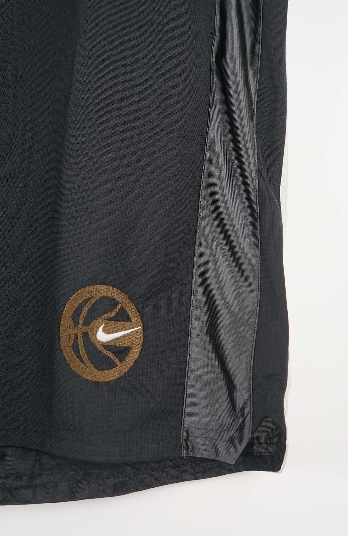 VINTAGE NIKE SHORTS W38