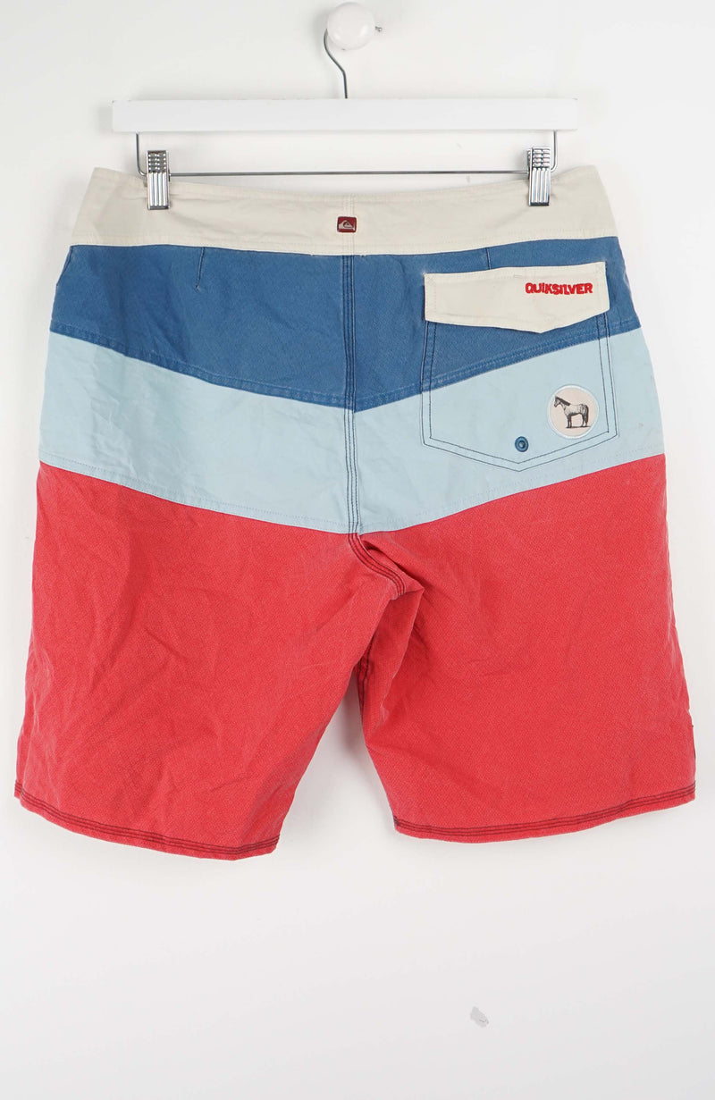 VINTAGE QUIKSILVER BOARD SHORTS W33