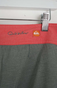 VINTAGE QUIKSILVER BOARD SHORTS W39