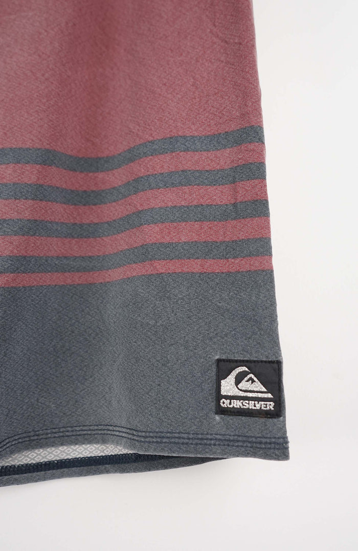 VINTAGE QUIKSILVER BOARD SHORTS W36