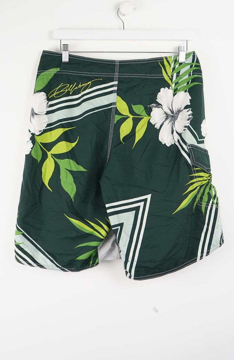 VINTAGE BILLABONG SHORTS W33