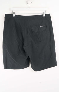 VINTAGE VOLCOM BOARD SHORTS W38