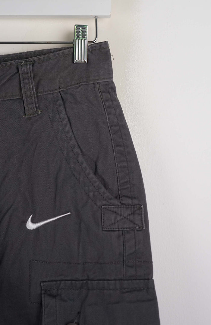 VINTAGE REWORK CARGO SHORTS W28