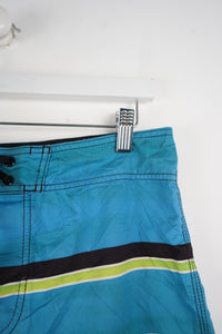 VINTAGE QUIKSILVER BOARD SHORTS W33
