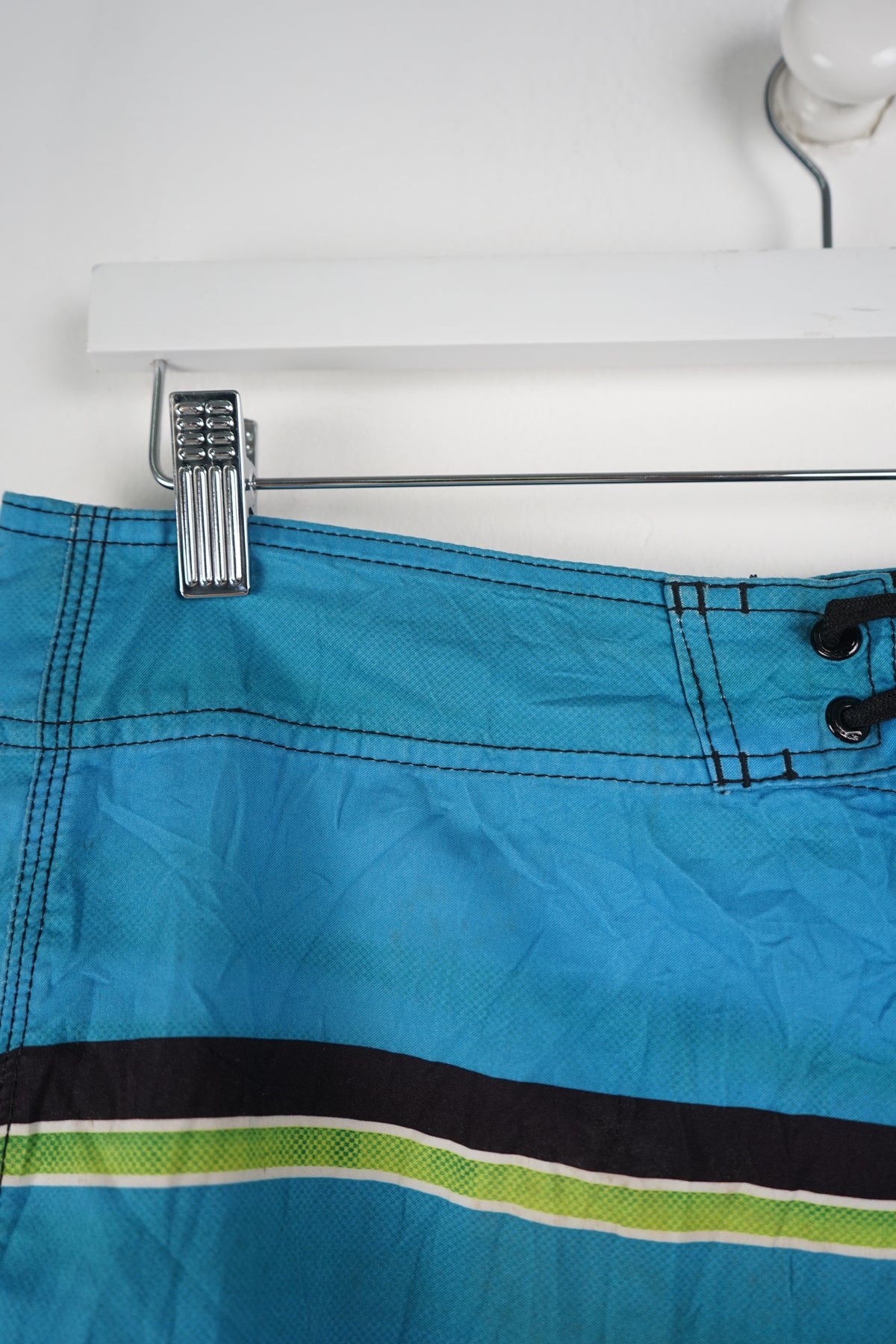 VINTAGE QUIKSILVER BOARD SHORTS W33
