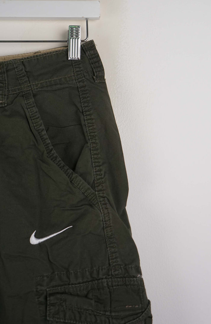 VINTAGE REWORK CARGO SHORTS W28