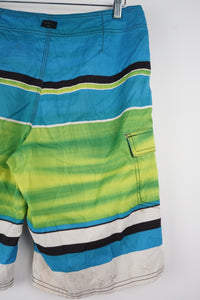 VINTAGE QUIKSILVER BOARD SHORTS W33