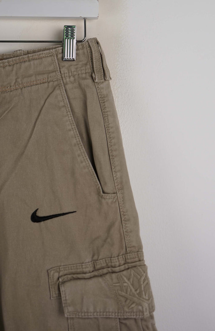 VINTAGE REWORK CARGO SHORTS W30