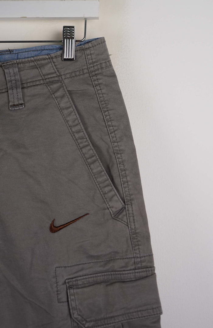 VINTAGE REWORK CARGO SHORTS W30