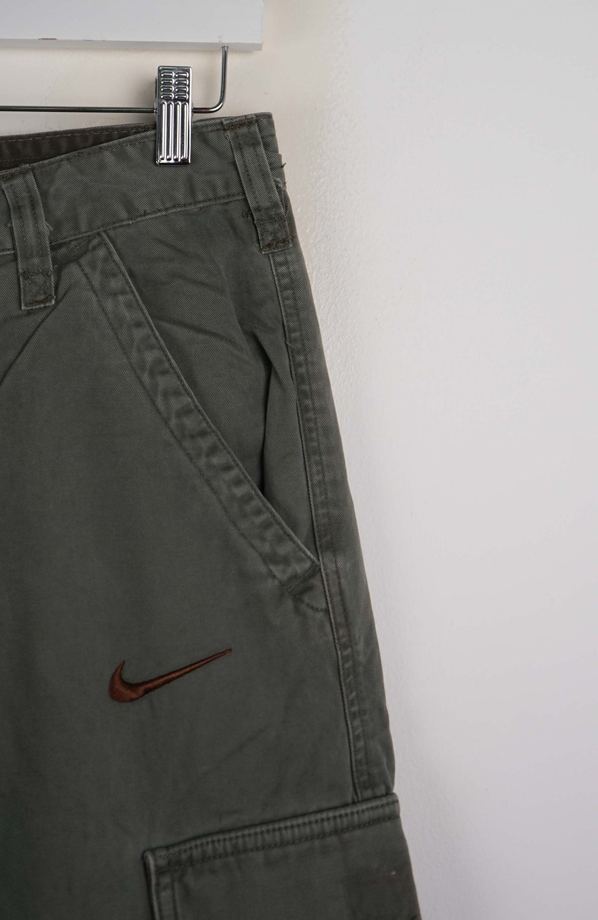 VINTAGE REWORK CARGO SHORTS W28