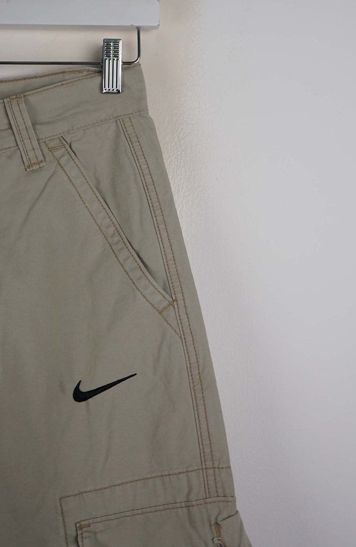 VINTAGE REWORK CARGO SHORTS W28