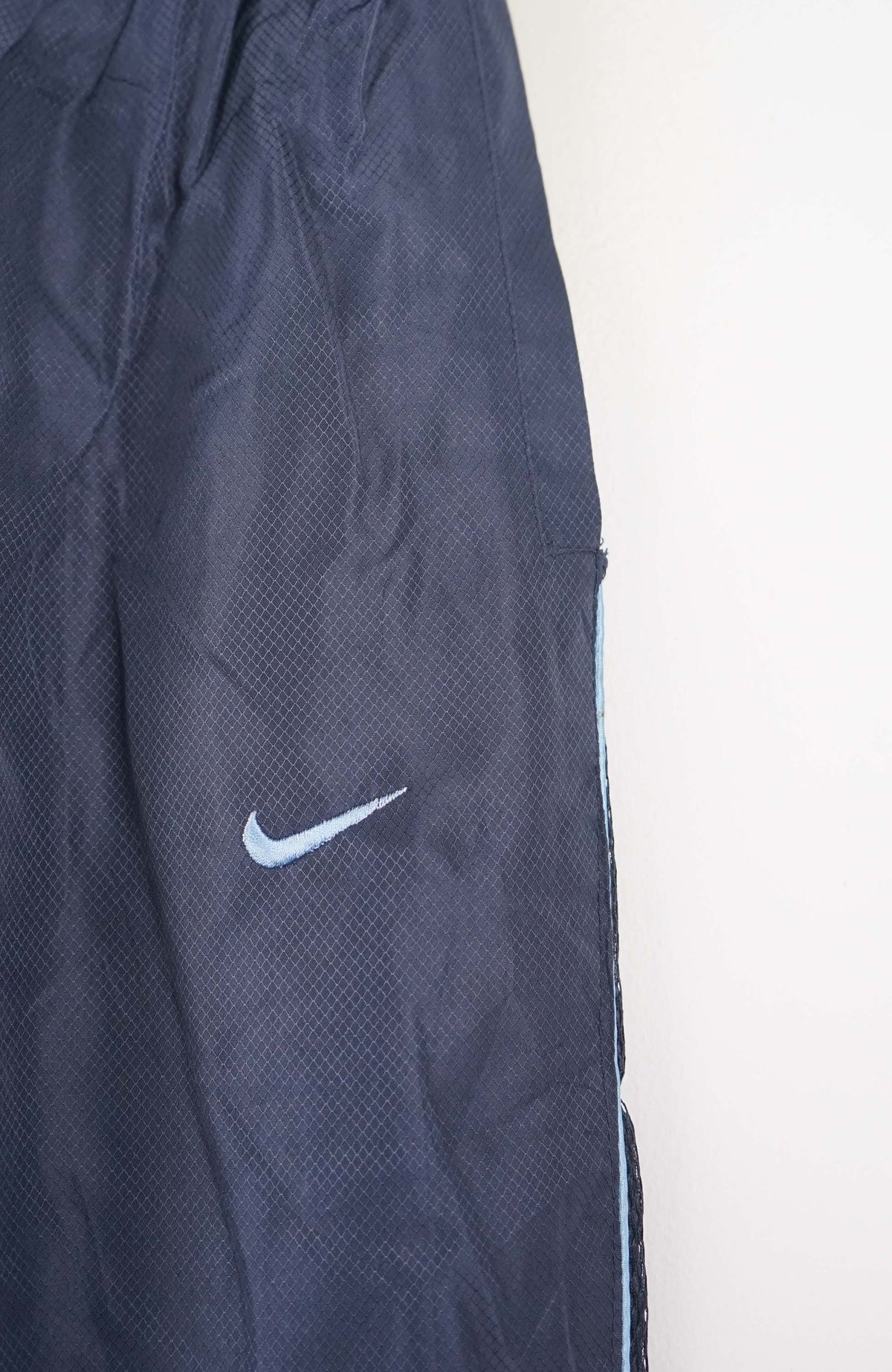 VINTAGE NIKE 3/4 TRACKPANT SHORTS (S)