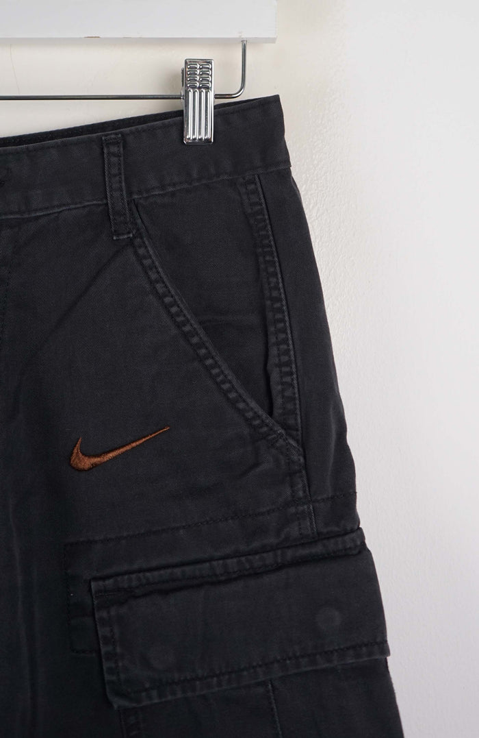 VINTAGE REWORK CARGO SHORTS W28