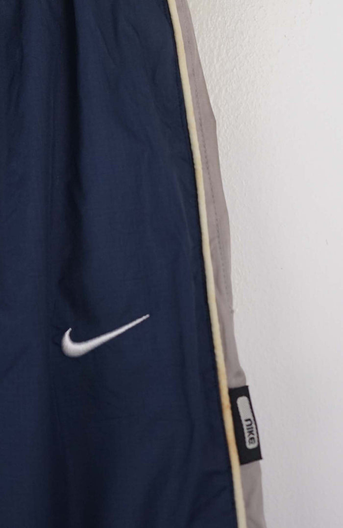VINTAGE NIKE 3/4 TRACK PANT SHORTS (S)