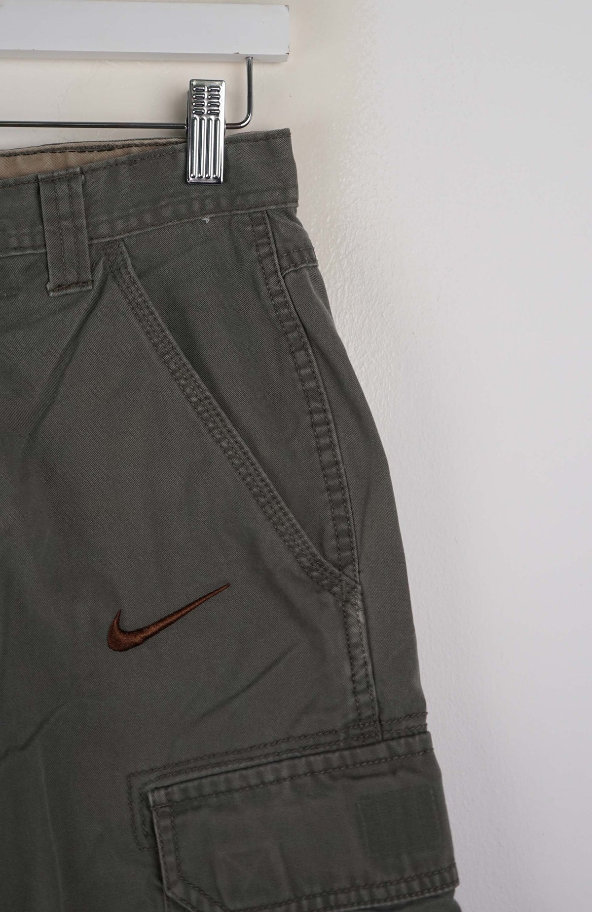 VINTAGE REWORK CARGO SHORTS W28